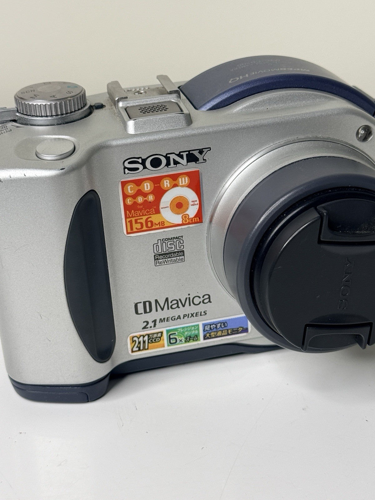 Vintage Sony Mavica MVC-CD200 digital camera in blue and silver, featuring 2.1MP and 6x zoom.
