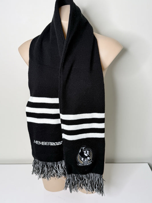 Collingwood Magpies AFL 2022 members scarf in black, grey, and white.